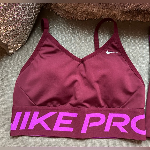 Women’s Nike Pro Shorts & Sports Bra Set - M/XL - Picture 3 of 6